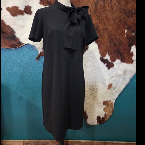 Shelby & Palmer Dresses & Skirts - Shelby & Palmer Black Midi Dress with Bow Accent